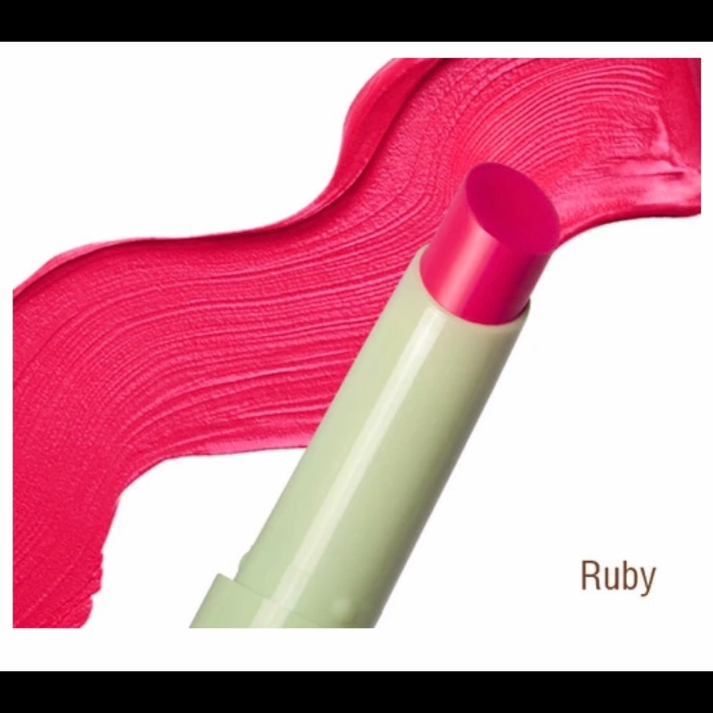Pixi By Petra Lipglow. Shade: Ruby